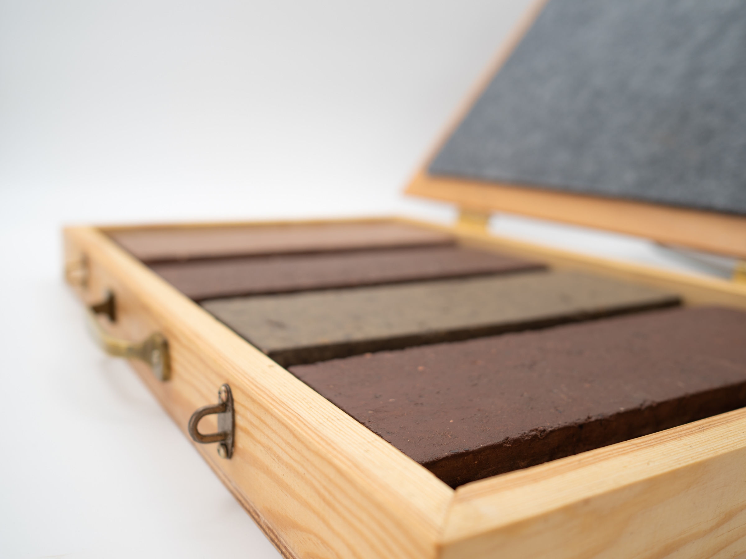 mudKlub Koffer Fliesenset Detail